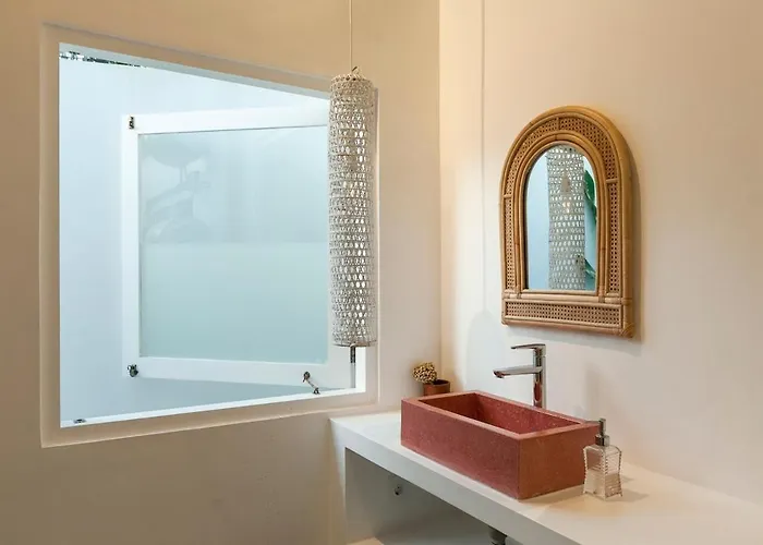 - 5 Villa
